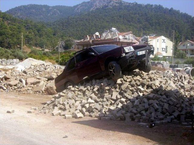 Araba Macerası Taşların &Uuml;st&uuml;nde Bitti 1