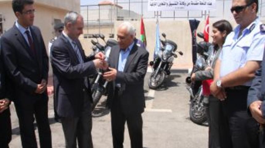 TİKA&rsquo;dan, Filistin Emniyet Genel M&uuml;d&uuml;rl&uuml;ğ&uuml;&rsquo;ne 10 Adet Motosiklet