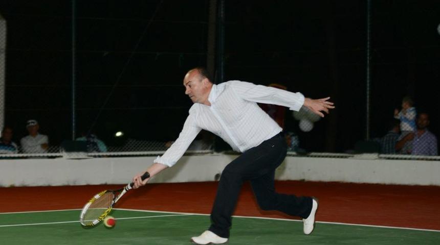Uşak'ta Tenis Turnuvasının Tanıtımı Yapıldı