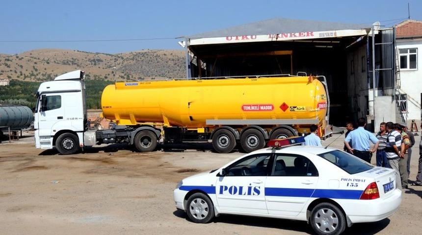 Akaryakıt Tankerinde Patlama: 1 Yaralı