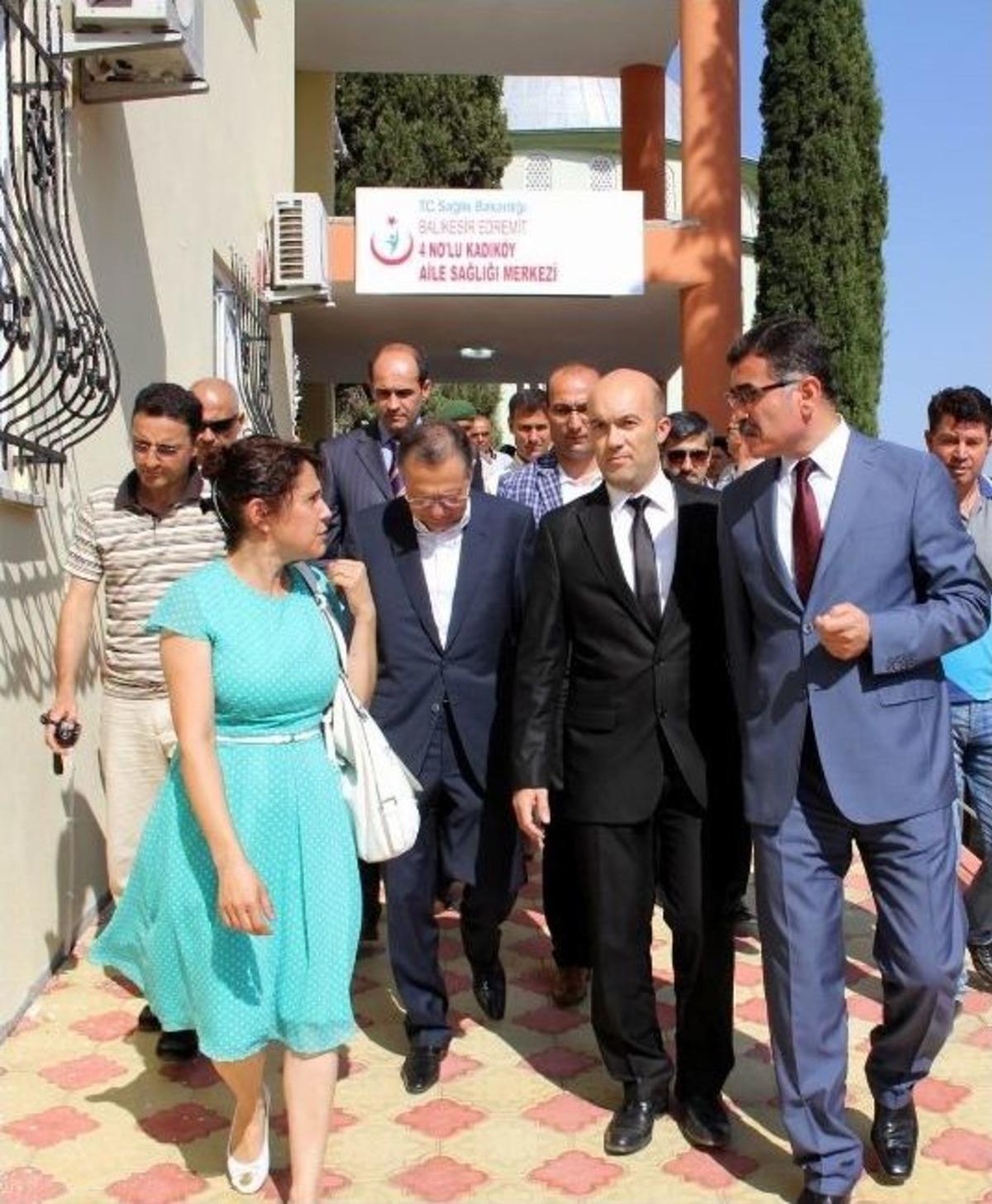 Vali Turhan Kadık&ouml;y&rsquo;de A&ccedil;ılış Yaptı