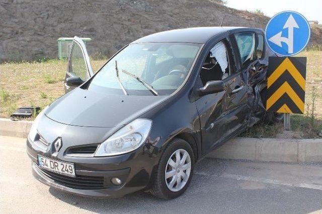 Sakarya’da Trafik Kazası: 2 Yaralı 1