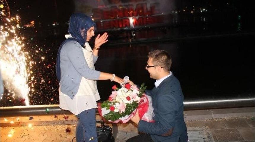 Gen&ccedil;lik Parkı&rsquo;nda Sıra Dışı Evlenme Teklifi