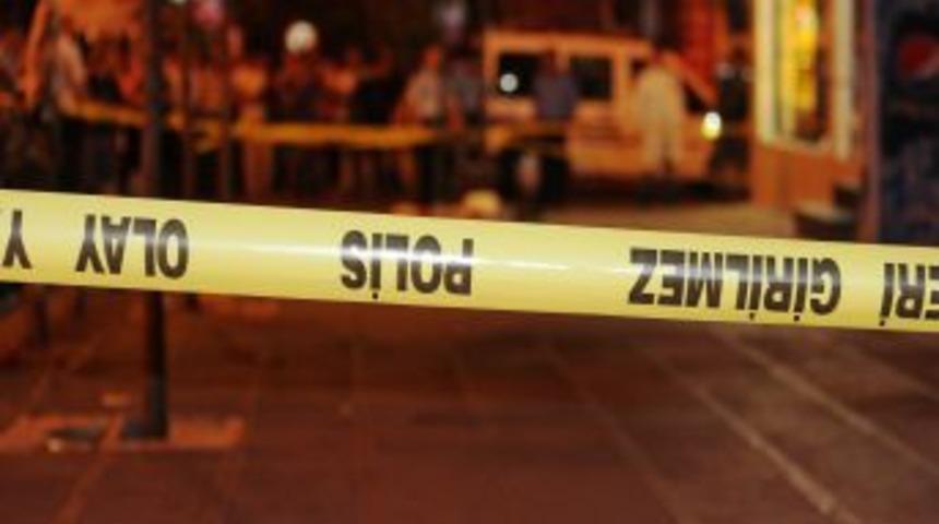 Bah&ccedil;elievler'de sokak ortasında infaz
