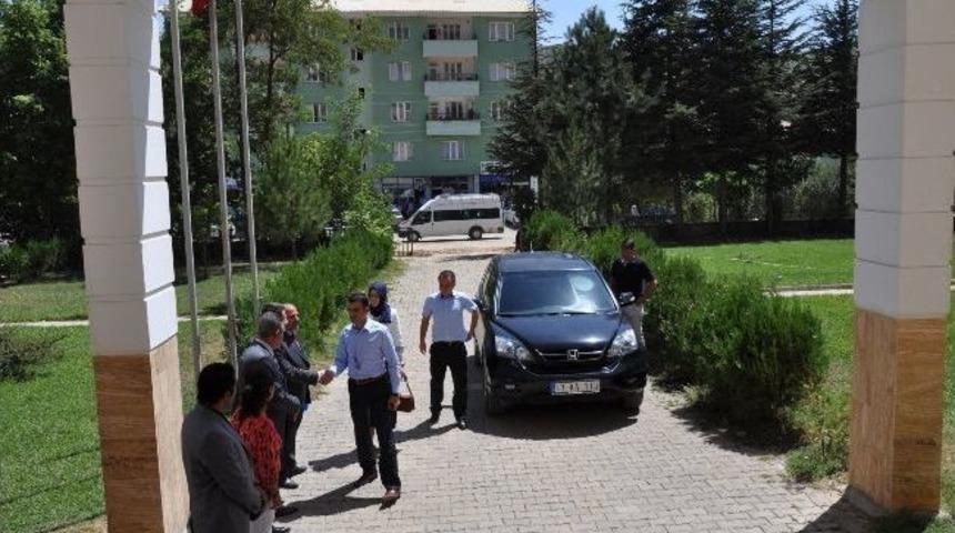 Hizan Kaymakamı İnci G&ouml;revine Başladı