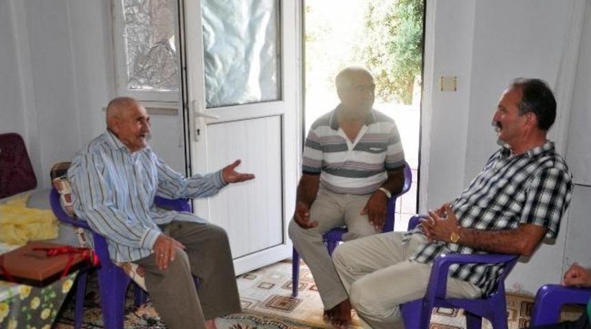 Başkana Mail G&ouml;ndererek Dedesini Ziyaret Etmesini İstedi