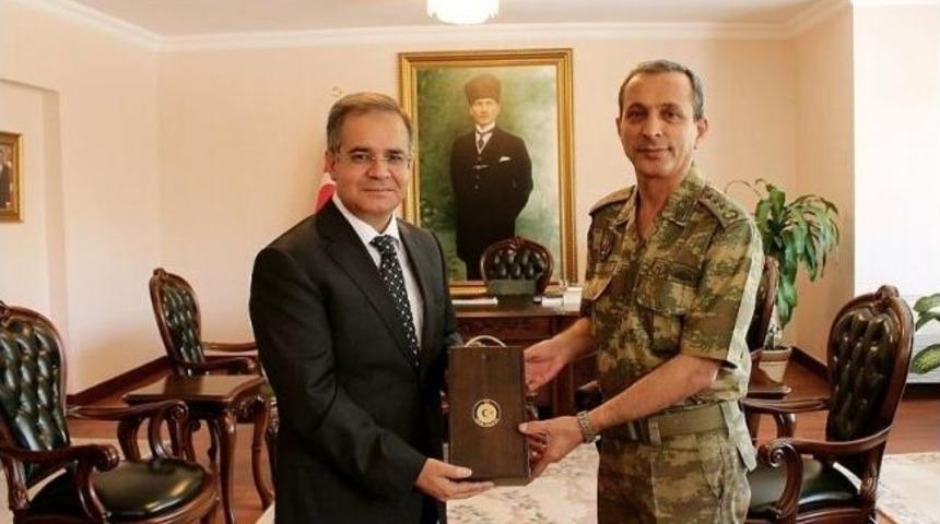 Tuğgeneral Can&rsquo;dan Vali Tapsız&rsquo;a Veda Ziyareti