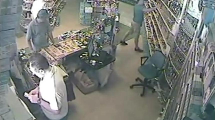 Market Soyguncuları G&uuml;venlik Kamerasında