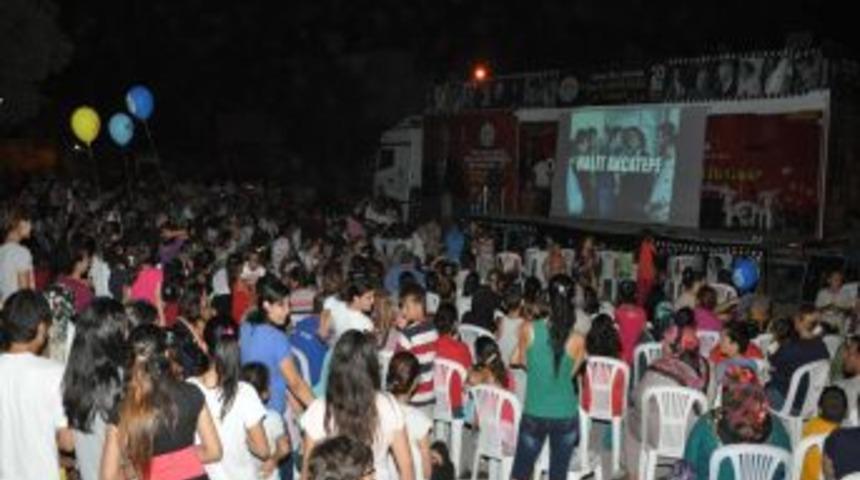 B&uuml;y&uuml;kşehir Sanat TIR&rsquo;ı İncirlik&rsquo;te