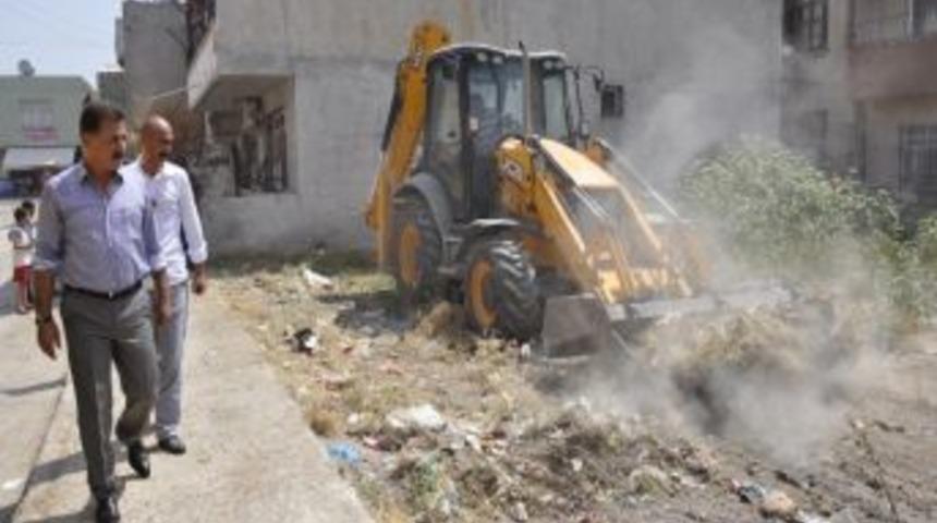 Mahallelerdeki Boş Arsalar Temizleniyor