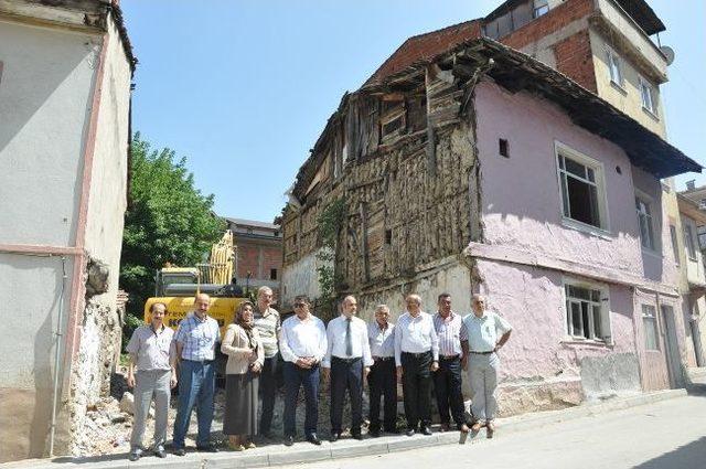 Sinanbey Caddesi Genişletiliyor