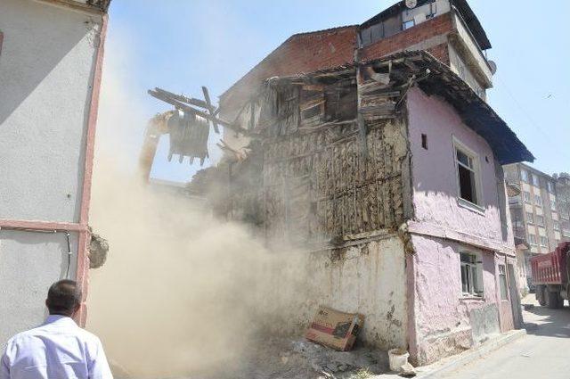 Sinanbey Caddesi Genişletiliyor