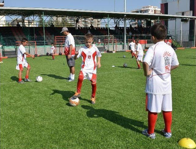 &Ccedil;iğli&rsquo;de Yaz Spor Okullarına B&uuml;y&uuml;k İlgi 1