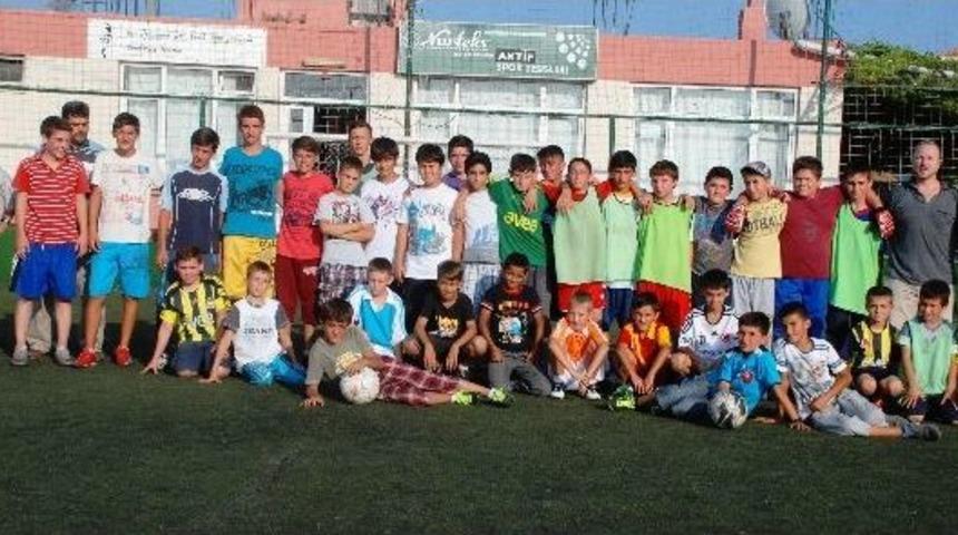 Kur'an Kursları Halı Saha Turnuvası Başladı