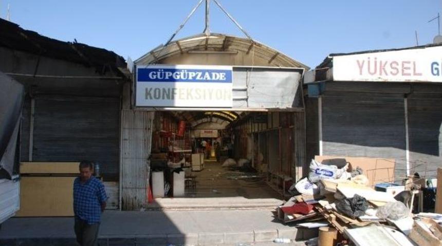 Ge&ccedil;ici Ruhsatlı 32 İşyeri Kaldırıldı