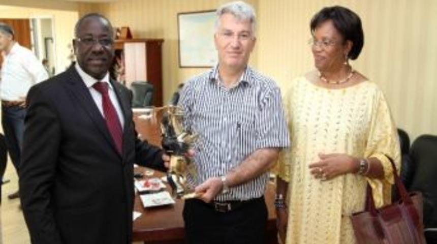 Burnika Faso Heyeti &Ouml;zak'ı Ziyaret Etti