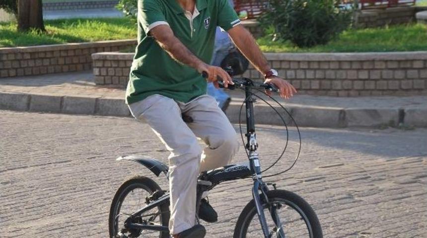 Aydınlı Doktor Obeziteye Karşı Savaş A&ccedil;tı