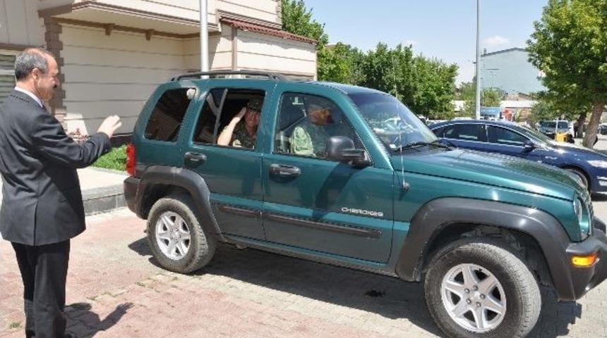 Komutanlardan Vali B&uuml;y&uuml;kersoy&rsquo;a Ziyaret