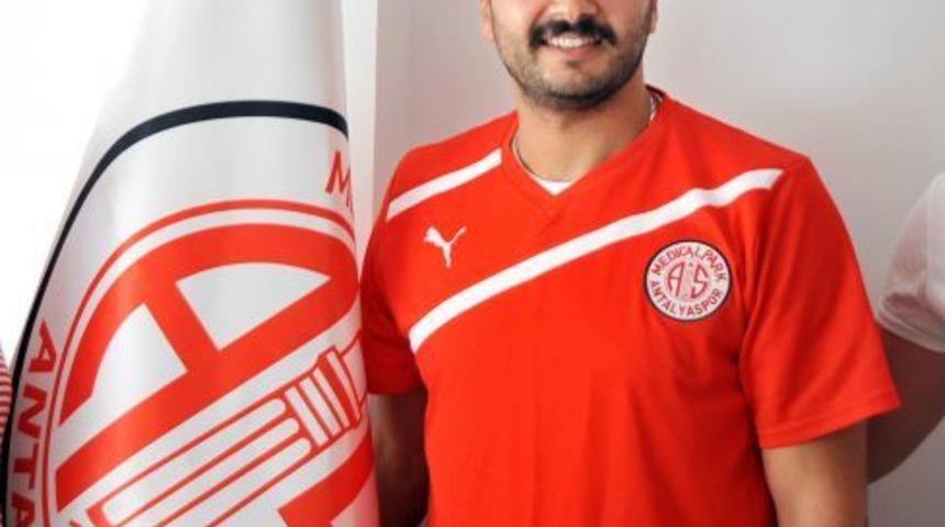 Antalyaspor Hentbol Takımı, Kaleci Kayhan'ı Transfer Etti
