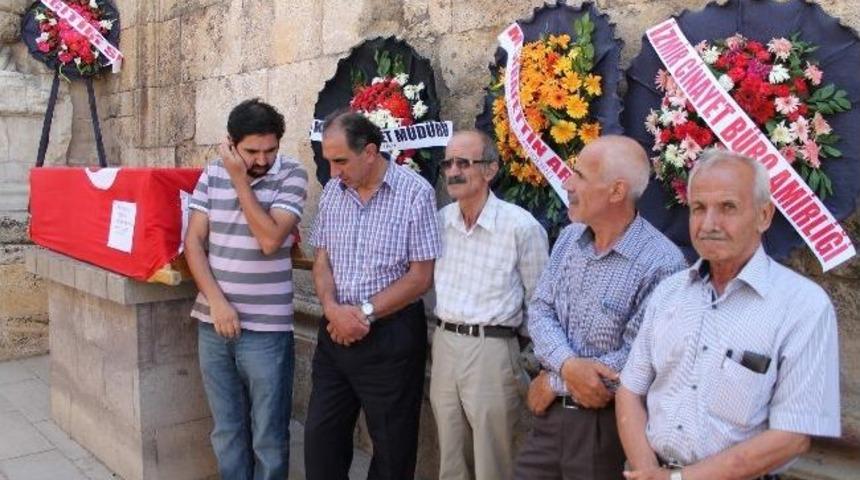 Akciğer Kanserine Yenik D&uuml;şen Polis Memuru İbrahim Şahin&rsquo;i Mesai Arkadaşları Son Yolculuğunda Yalnız Bırakmadı