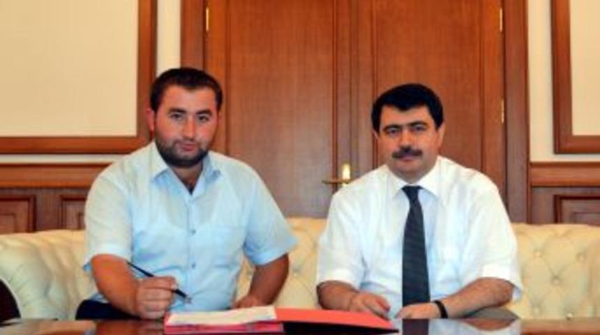 Hayırsever Vatandaş Arsasını Okul I&ccedil;in Bağışladı