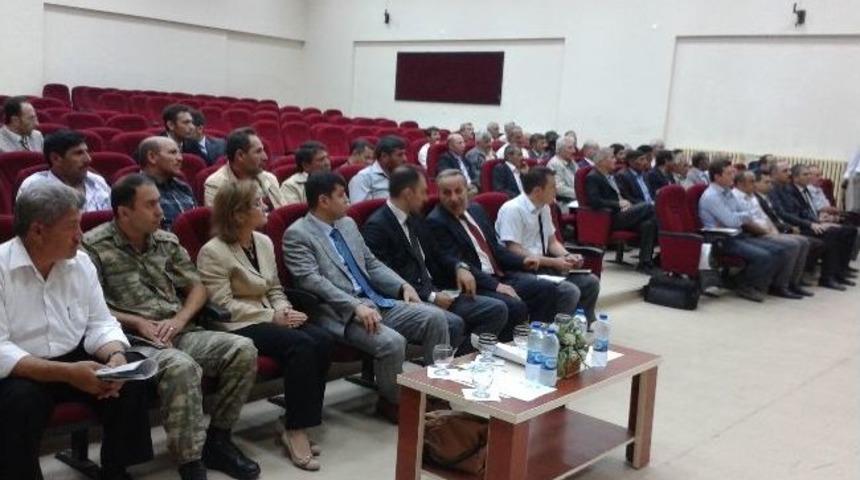 Pasinler&rsquo;de Muhtarlar Tarım Arazilerinin Satışı Konusunda Bilgilendirildi