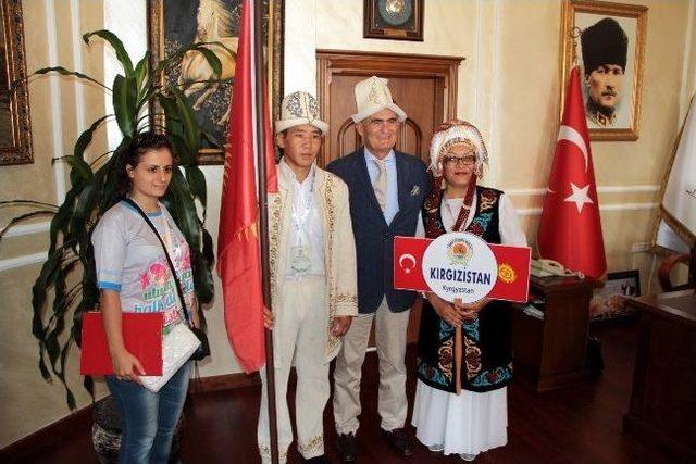 Dans&ccedil;ılar Başkan Yılmaz&rsquo;ı Ziyaret Etti 1