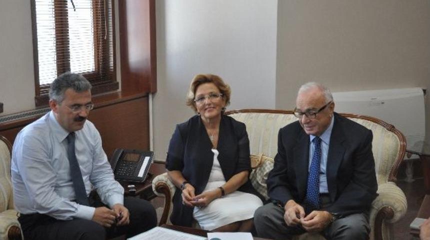 Eğitim G&ouml;n&uuml;ll&uuml;s&uuml; &Ccedil;ift Ereğli'ye Bir Okul Daha Kazandırıyor