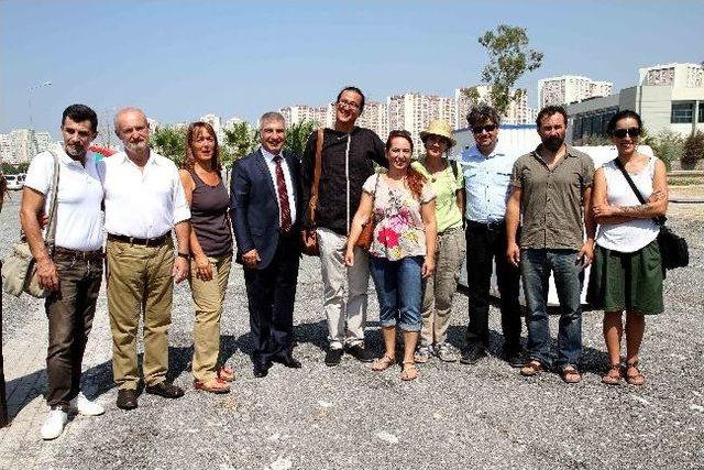 Taş Heykellerin Karşıyaka&rsquo;daki Yolculuğu Başladı 3