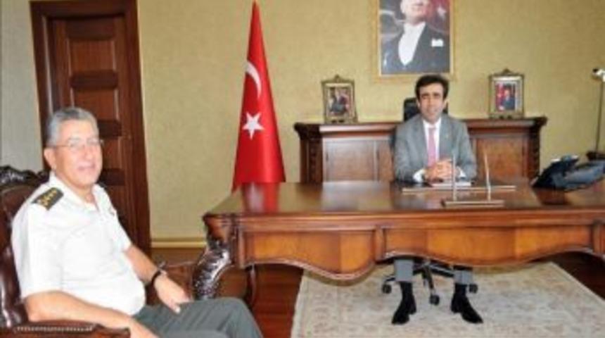 İl Jandarma Komutanı Dursun Vali G&uuml;zeloğlu&rsquo;na Veda Etti