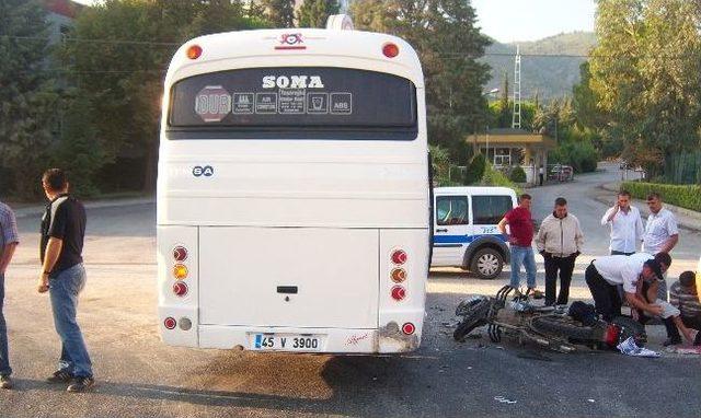 Motosiklet Sürücüsü Taktığı Kask Sayesinde Kurtuldu