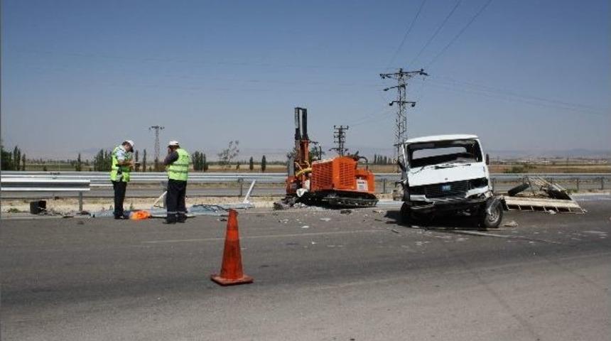 Afyonkarahisar&rsquo;da Trafik Kazası: 2 Yaralı