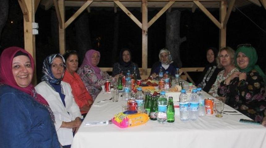 Bozkurt Belediye Başkanı Engin Canbaz İş Adamları Ve Siyasilere Yemek Verdi