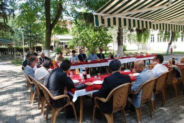 Bolu’da Kaymakamlara Veda Yemeği Verildi