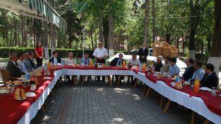 Vali Özçimen'den Kaymakamlara: Her Zaman Kimsesiz Ve Muhtaçların Yanında Olun