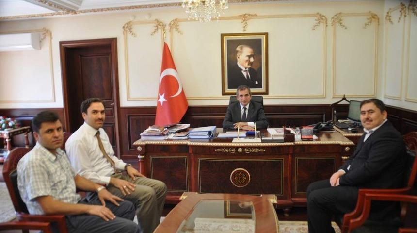 Vali Yazıcı: D&uuml;nyadaki T&uuml;rk Okulları, K&uuml;lt&uuml;r&uuml;m&uuml;z&uuml;n Yaşatılmasına Katkı Sağlıyor