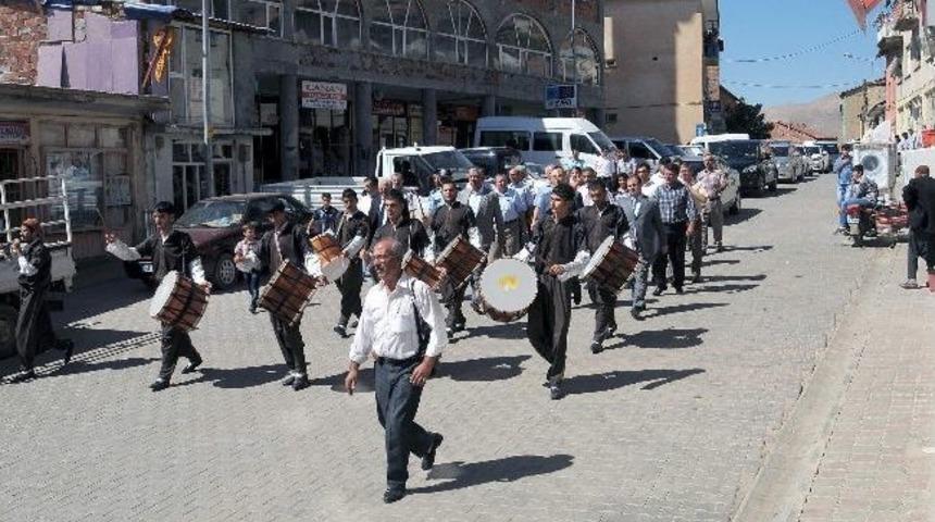 &Ccedil;elikhan Bal Festivali Renkli G&ouml;r&uuml;nt&uuml;lere Sahne Oldu