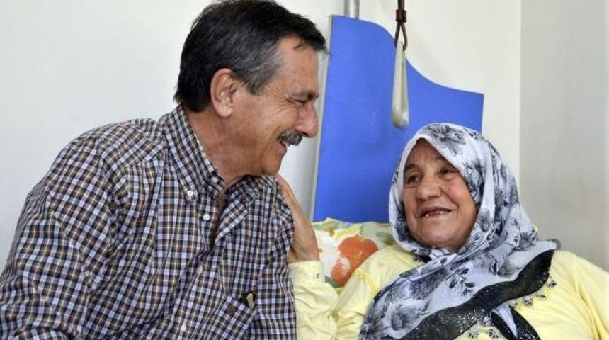 Başkan Ata&ccedil;&rsquo;dan Emine Teyzeye Ge&ccedil;miş Olsun Ziyareti