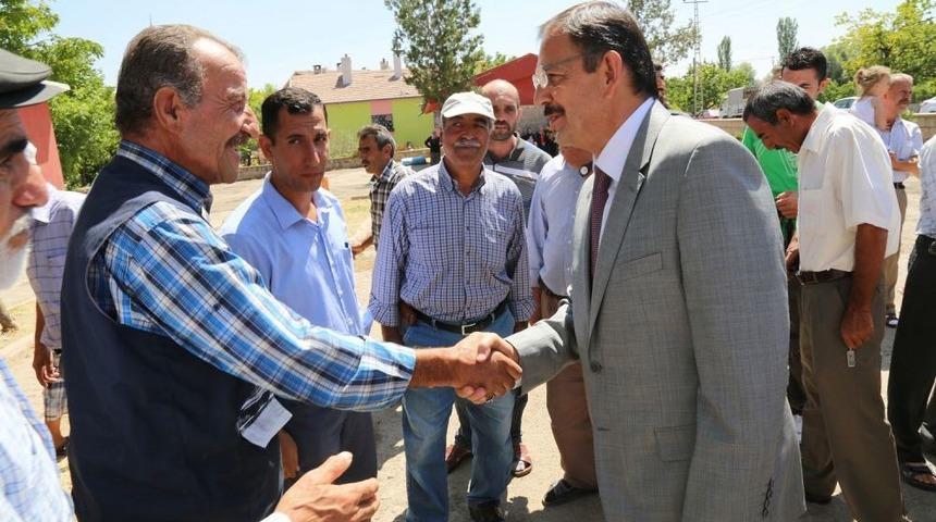 Mahalle Olan K&ouml;y Sakinleri Başkanları Yemekte Ağırladı