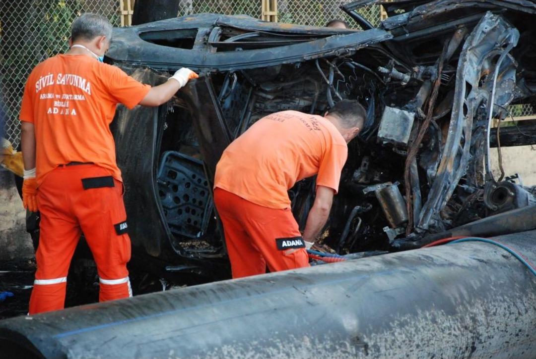 Ceyhan&rsquo;da feci kaza: 4 &ouml;l&uuml;, 7 yaralı