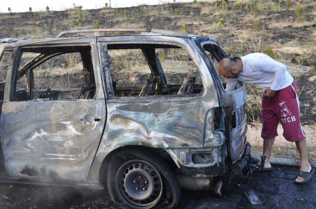 Gurbetçinin Otomobili Dönüş Yolunda Alev Alev Yandı