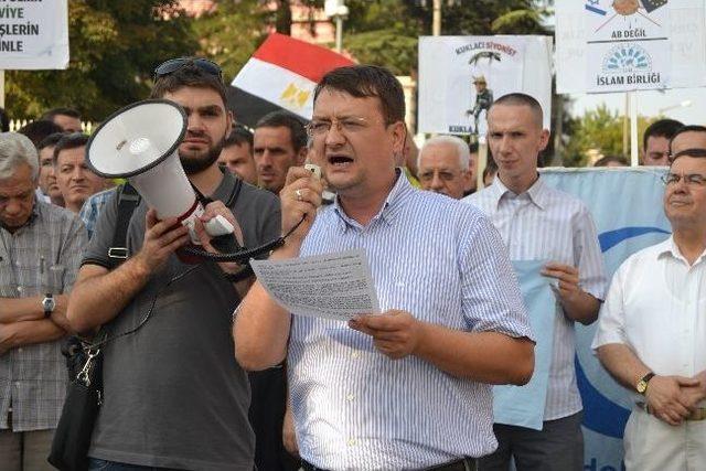 Mısır’daki Darbe Yönetimi Protesto Edildi