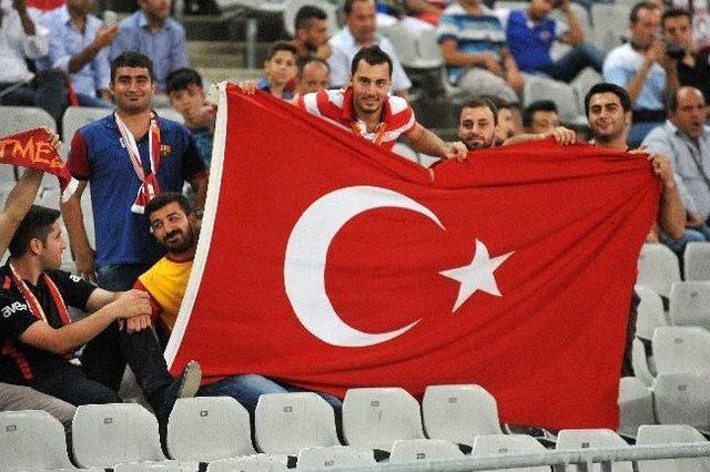 Taraftarlar Milli Ma&ccedil;a &ldquo;fransız&ldquo; Kaldı 1