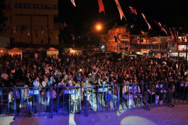 Gümüşhane’de Konser Programlarına Vatandaşlardan Yoğun İlgi