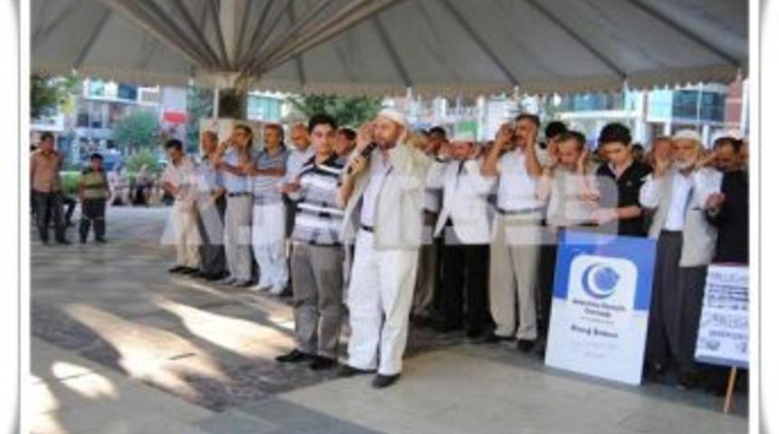 Mısır&rsquo;daki katliam protesto edildi