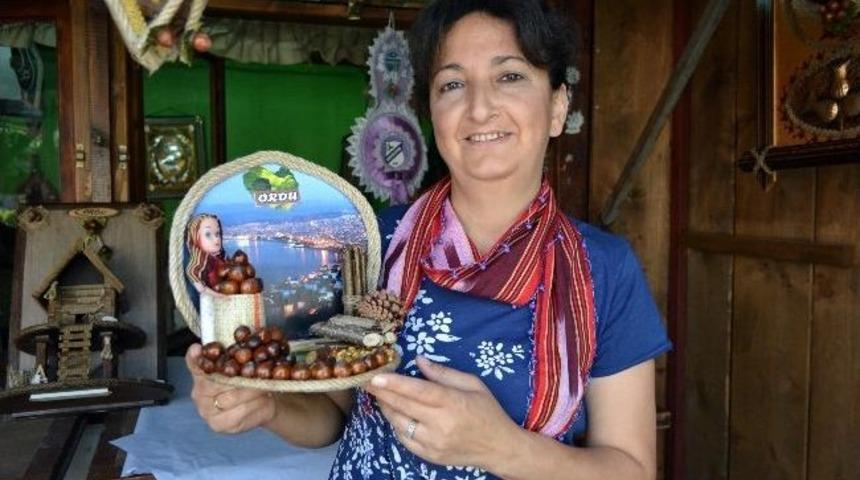 Ev Hanımları Hem Tanıtıyor Hem De Kazanıyor