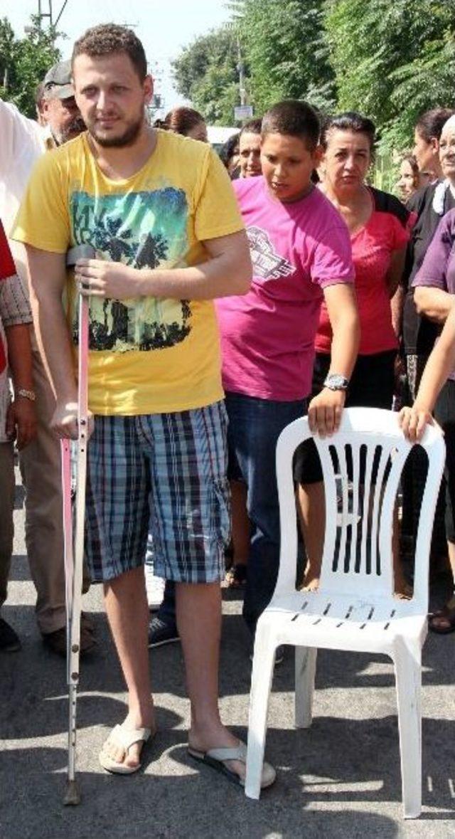 Kazada Sakat Kalan &Uuml;niversite &Ouml;ğrencisi Yol Kapattı 1