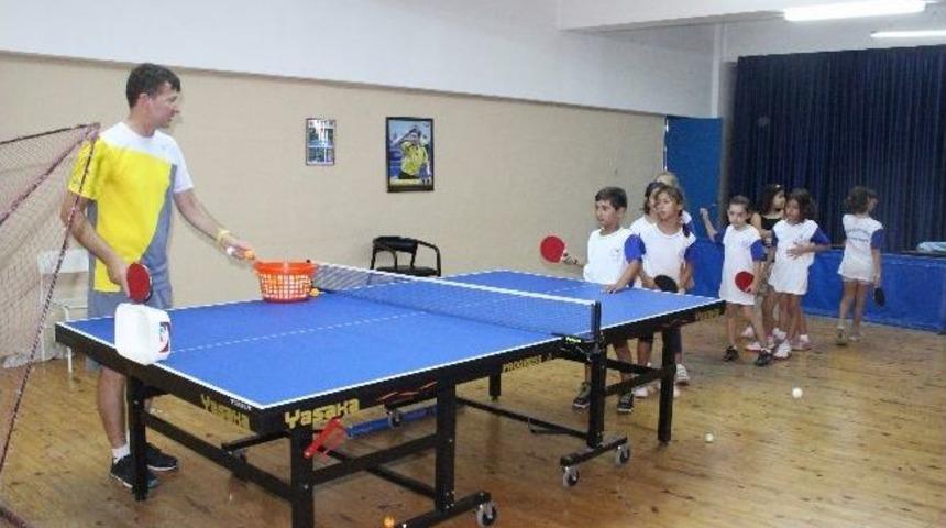 Masa Tenisinde Antremanlar Devam Ediyor