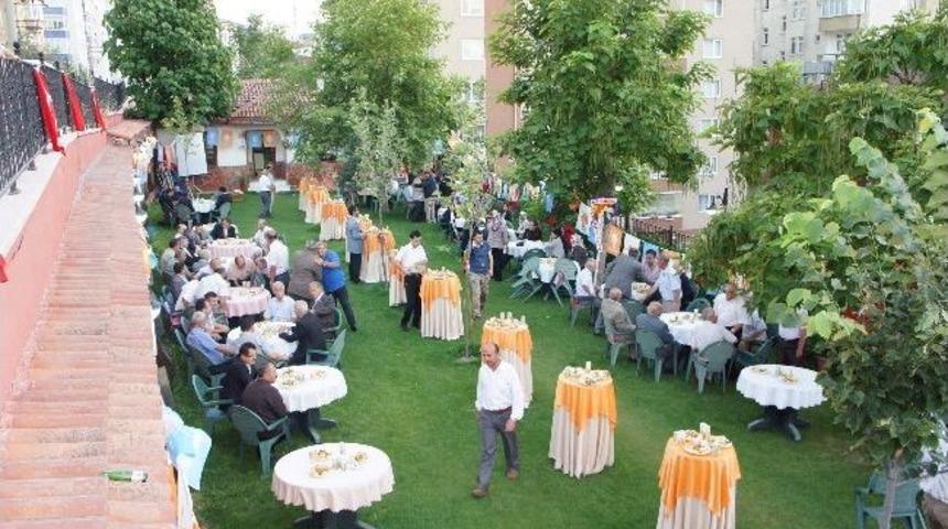 Ak Parti, 12. Kuruluş Yıld&ouml;n&uuml;m&uuml; Nedeniyle Kokteyl Verdi