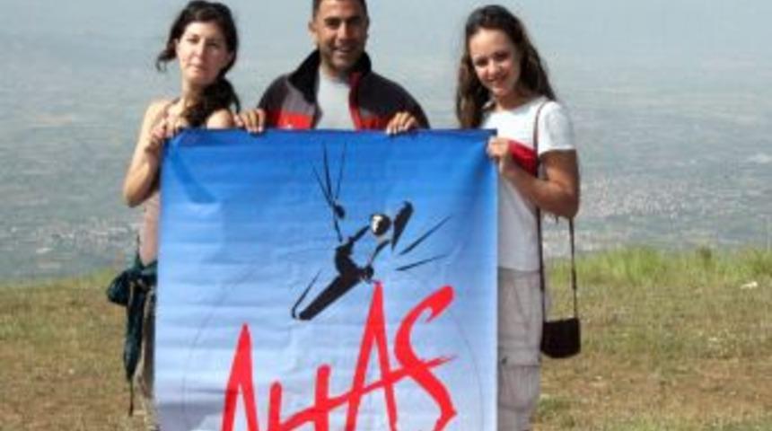 Adanalı Sporcu Yama&ccedil; Paraş&uuml;t&uuml; Mesafe Rekorunu Kırdı